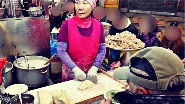'Gwangjang Market (광장시장) | Netflix Korean Street Food | Korean Traditional Market | 넷플릭스 길위의 셰프들'