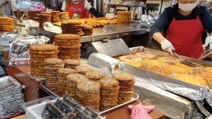 'Traditional 박가네 Bindae-tteok (Mung Bean Pancakes) - Netflix Korean Street Food'
