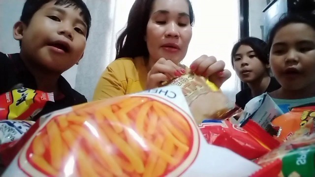 'Vlog#14 On my bored day mukbang!!! Junk food yummy/Pinoy junkfood/emycifrraOFW'