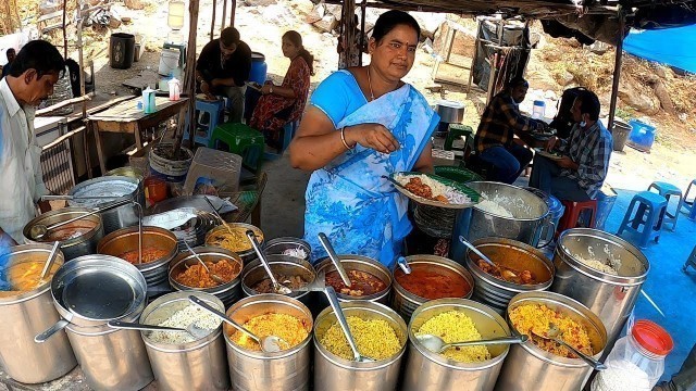 'Hyderabad Famous Anuradha Aunty Serves Best Roadside Meal | NonVeg 80, Veg 60 Rs | Amazing Food Zone'