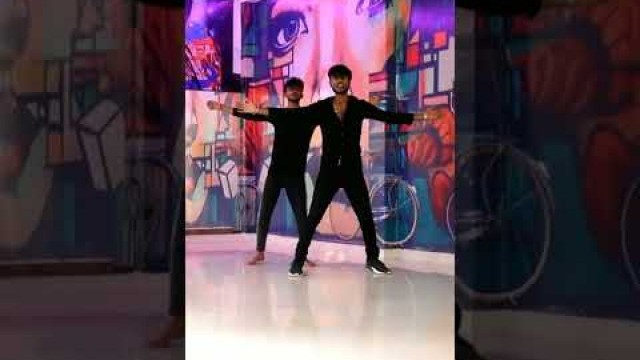 'Chhaiya Chhaiya | Dance Video | Dil Se | Zumba Video Fitness Workout | Bollywood #shorts #dance #bts'