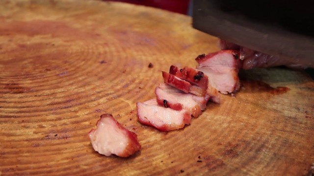 'Hong Kong Street Food Barbecued Pork 炭烤豬腩肉 梅頭叉燒  Chopped 明火炭爐  燒肉 叉燒'