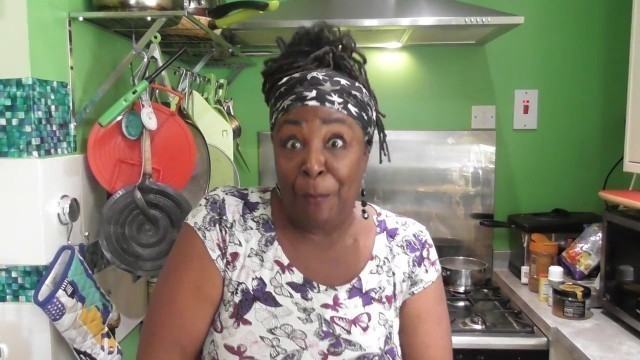 'How to make Coleslaw -Momma Cherri\'s secret ingredient revealed!'