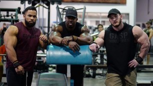 'Arm Workout with Pro Bodybuilders Hunter Labrada and Joe Mackey'