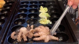 'Japanese Food in the Philippines | Takoyaki (Octopus Balls) | Filipino Street Food'