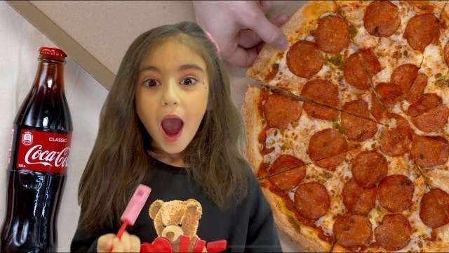 'Healthy and unhealthy foods for kids | Kid Learns Good Food vs Junk Food'