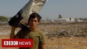 'Families rely on landfill site for food in Argentina slums – BBC News'