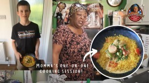 'Momma cooks cod and prawn curry with a special guest!'