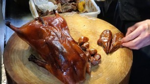 'Roasted Goose#HongKong Iconic street Food,Crispy Juicy, Insane mouth watering#燒鵝,皮色飽滿金黃#榕哥燒鵝#佐敦#香港名物'