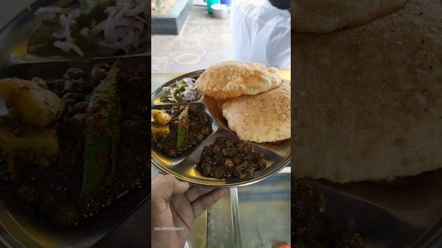 'Best Chole Bhature in Connaught place | छोले भटूरे दिल्ली | #delhistreetfood #cp #cholebhature'