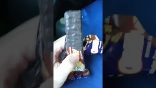 'American tries Australia Violet Crumble chocolate bar'