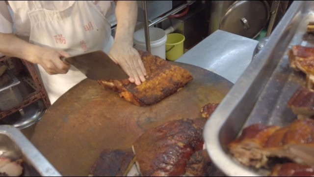 'Hong Kong Street Food: Chopping Roasted Pigs BBQ Pork & Chickens'