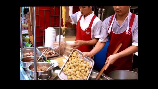 'THAI STREET FOOD : NOODLES recipe from \"Hongkong Noodles\" Bangkok Chinatown Travel Thailand shopping'