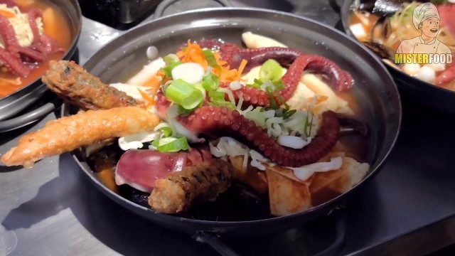 'Octopus Tteokbokki (Spicy rice cake) / korean street food'