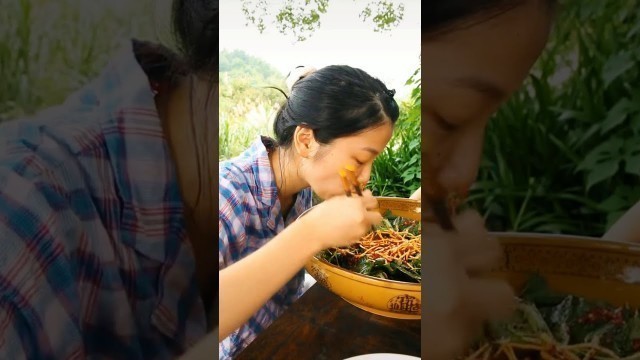 '(Spicy Food Eating) - Spicy Eating Challenge Sisters - So Funny #Shorts'