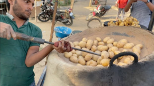'Vendor Cooks Potato in Sand in a Huge Tandoor | Most Amazing Indian Street Food'