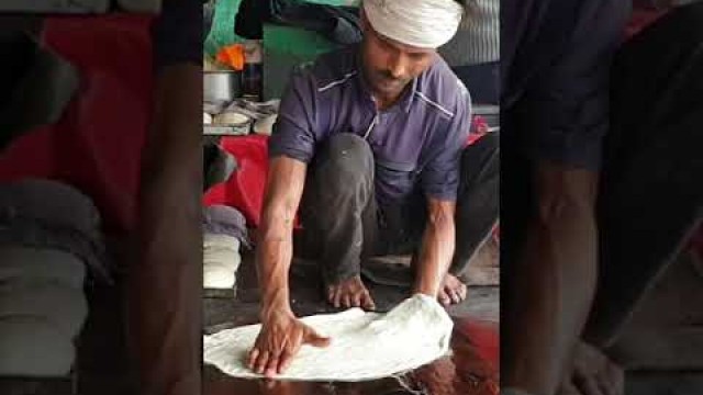 'India\'s Biggest Paratha ।। हलुआ पराठा ।। Indian Street Food ।। Street Food ।। #shorts।। Food Bowls'