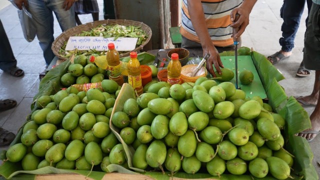 'Yummy Green Mango Masala 2.0 | Summer Special Food | Indian Street Food'