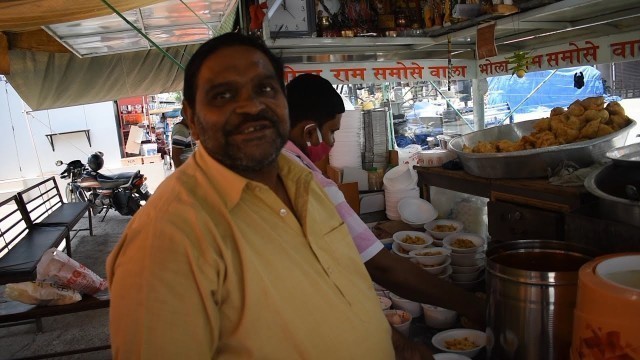 'Bhole Ka Samosa 47 Years Old Rs 30 Only | India Street Food'