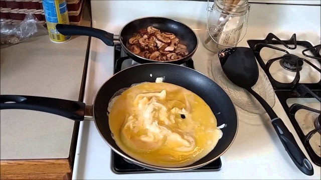 'Manimal Meal - Quick Eggs and Oats Bodybuilding Meal'