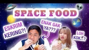 'SERIUS ASTRONOT MAKANNYA GINI DOANG?! COBAIN MAKANAN LUAR ANGKASA!! REVIEW SPACE FOOD WITH JEROME'