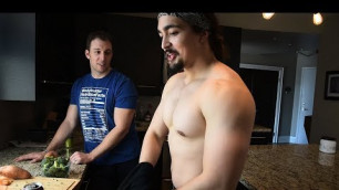 'My Bodybuilding Coach Shows Me How To Get Shredded (Ft. Eric Helms)'