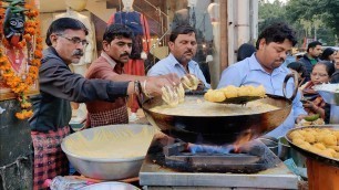'Crazy Rush for Pakoda | Delhi\'s Popular Ram Ladoo | Indian Street Food'