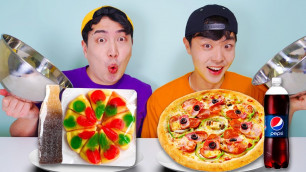 'REAL FOOD VS GUMMY CHOCOLATE FOOD CHALLENGE 젤리 초콜릿 챌린지  KAKU 깨비와꾸리 먹방 MUKBANG'