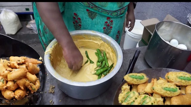'Yummy Evening Snacks of Hyderabad | Egg Bonda / Mirchi bajji & Aloo Bajji | Indian Street Food'