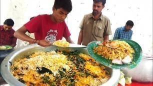 'Best Place to Eat Delicious Chicken Biryani in Hyderabad | Indian Street Food'