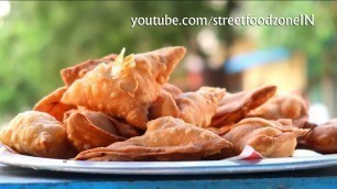 'Garam Garam Aloo Samosa on Road Side | T Nagar | Rajahmundry Street Food'
