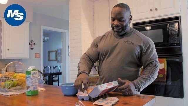 'What Bodybuilders Eat for Breakfast | Johnnie O. Jackson\'s Hearty Breakfast'