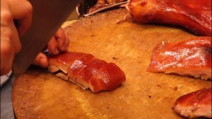 'Hong Kong Street Food: Crispy Skin Roasted Piglets Delicious in Sham Shui Po 大龍鳳燒味店 深水埗'