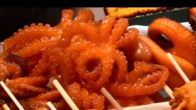 'Hong Kong Street Food. Seafood Stall in Temple Street, Kowloon'