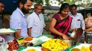 'wife & husband Selling Best Street Food Hyderabad | Chicken @ 70 Rs | Veg Meal 50 Rs Only'