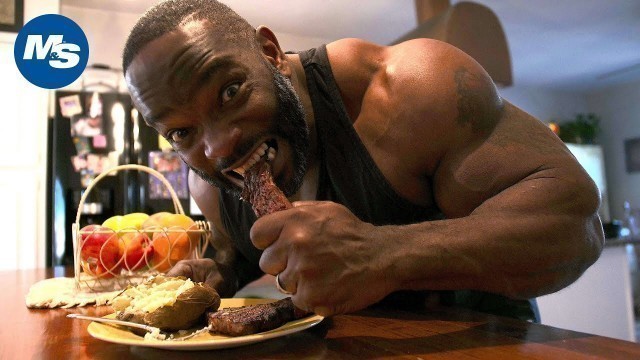 'What Bodybuilders Eat for Dinner | Grilling with Johnnie O Jackson'