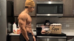 'What I Eat To Build Muscle [FULL DAY OF EATING ON A BULK]'
