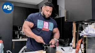 'Home Made Bulking Burgers | Muscle Building Meals | Nathan De Asha'