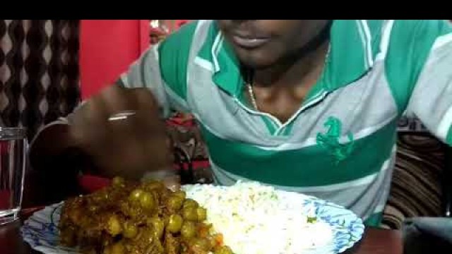 'ASMR-chow army fan||no talking||messy eating||indian food mukbang||fried rice with chicken curry||'